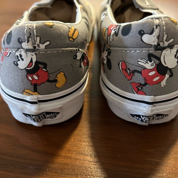 Vans x Disney Mickey Mouse Classic Slip On Sneakers Limited Edition - Picture 3 of 8